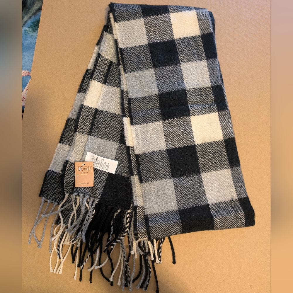Brand new American Eagle Plaid Scarf
